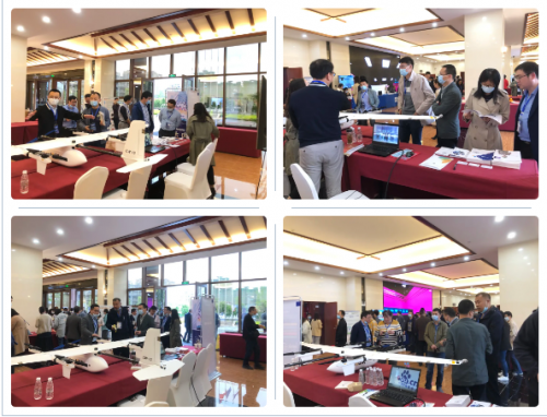 达内培训展台吸引了来各高校的领导及行业专家前来咨询交流